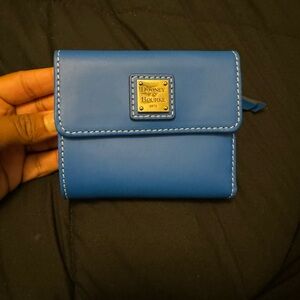 Dooney & Bourke wallet